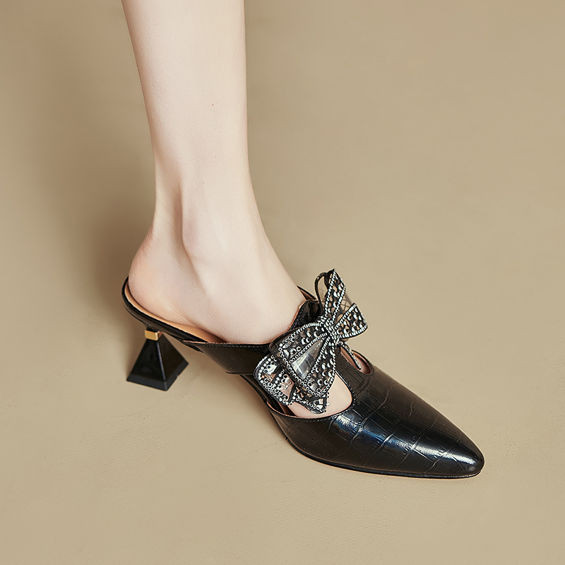 elegant-womens-closed-toe-slippers-with-bow-and-color-block_2 Elegant Women's Closed-Toe Slippers with Bow and Color Block