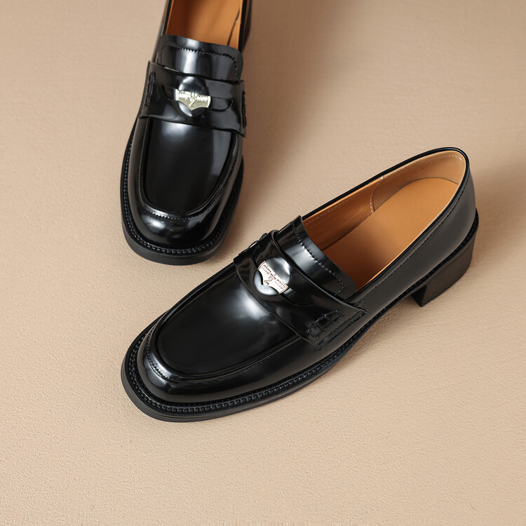 retro-patent-leather-loafers-with-chunky-heel-and-metal-accents_1 Retro Patent Leather Loafers with Chunky Heel and Metal Accents