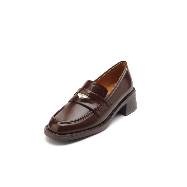 retro-patent-leather-loafers-with-chunky-heel-and-metal-accents_3 Retro Patent Leather Loafers with Chunky Heel and Metal Accents