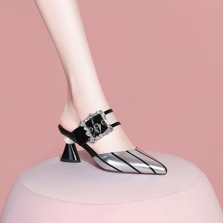 Women's Closed Toe Mid Heel Slippers - Silver Black