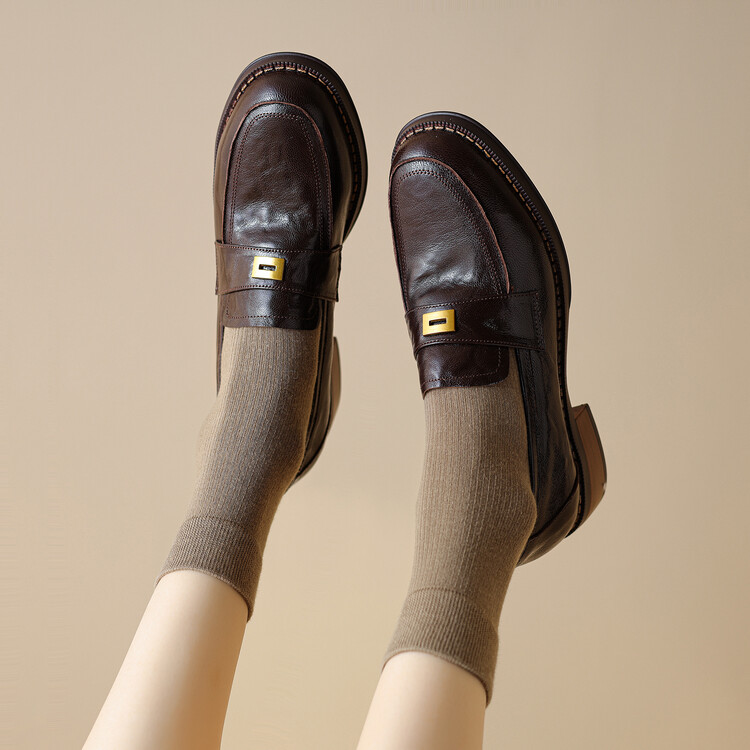 womens-leather-loafers-retro-slip-on-shoes-with-metal-detail_3 Women's Leather Loafers Retro Slip-On Shoes with Metal Detail